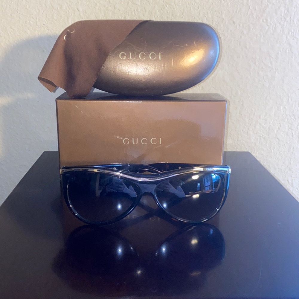 Gucci Sunglasses tortoise & gold trim